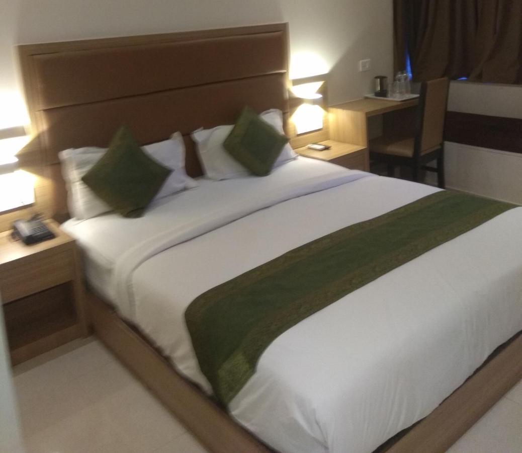 Hotel West Blue Bombay Extérieur photo