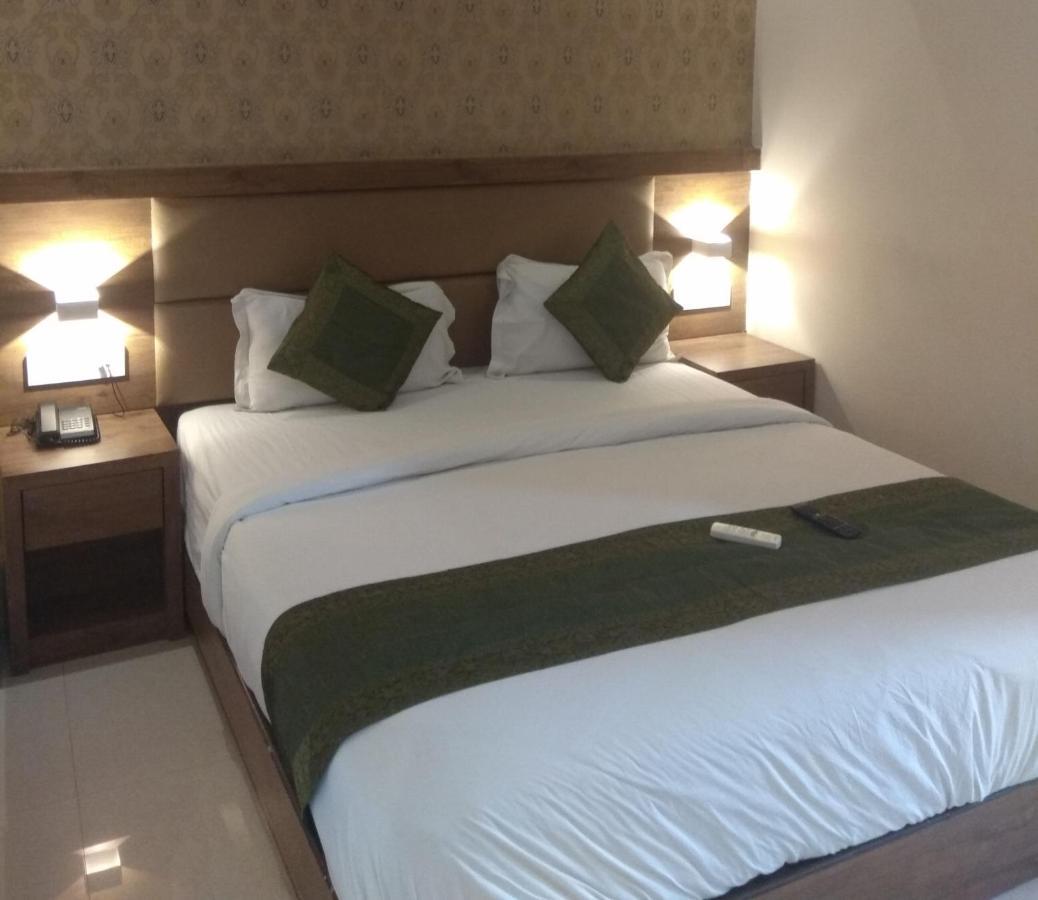 Hotel West Blue Bombay Extérieur photo