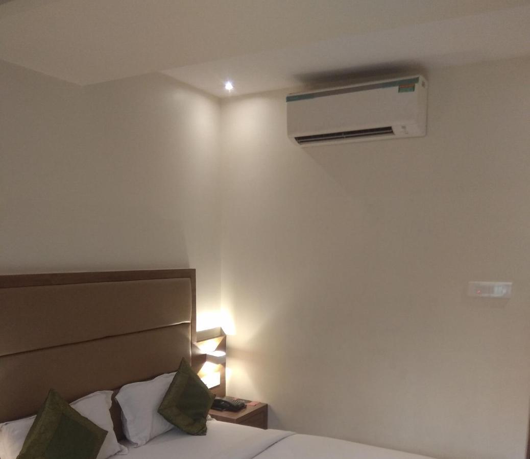 Hotel West Blue Bombay Extérieur photo