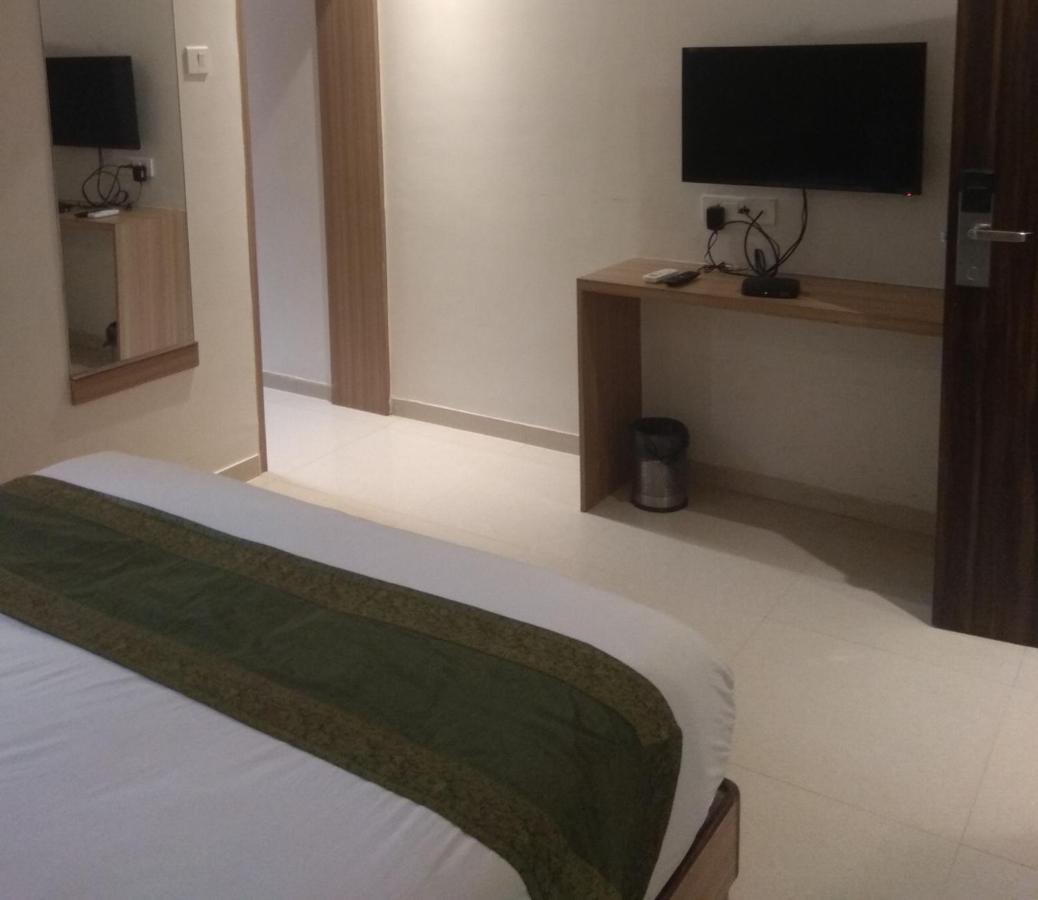 Hotel West Blue Bombay Extérieur photo