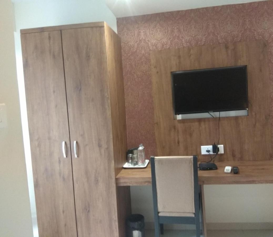 Hotel West Blue Bombay Extérieur photo