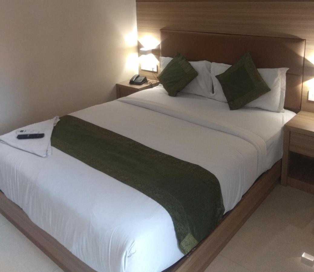 Hotel West Blue Bombay Extérieur photo
