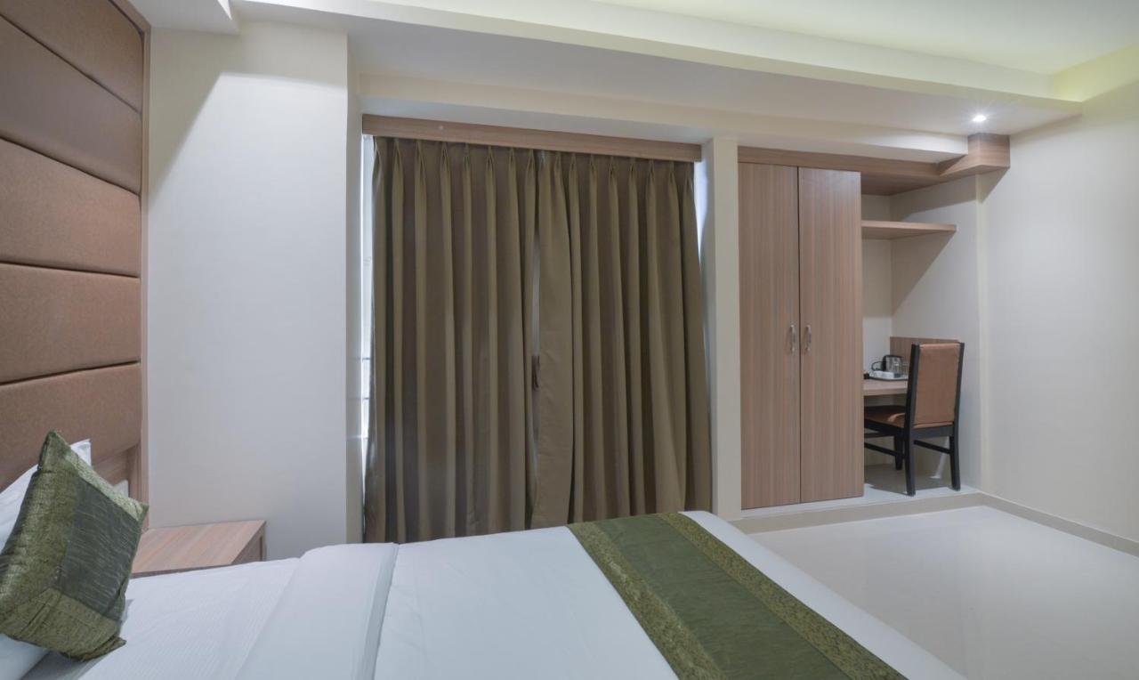 Hotel West Blue Bombay Extérieur photo