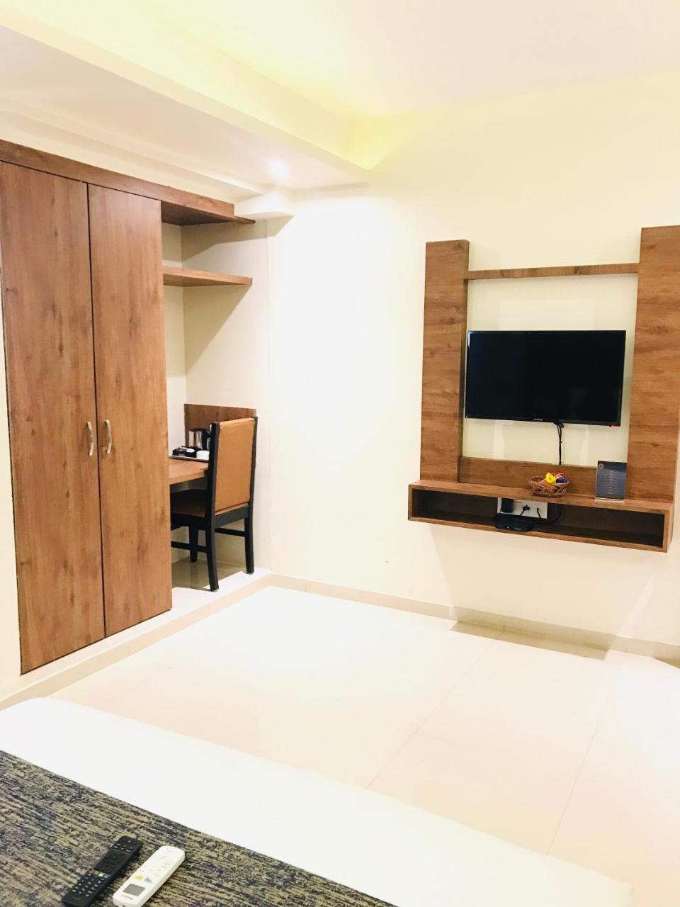 Hotel West Blue Bombay Extérieur photo