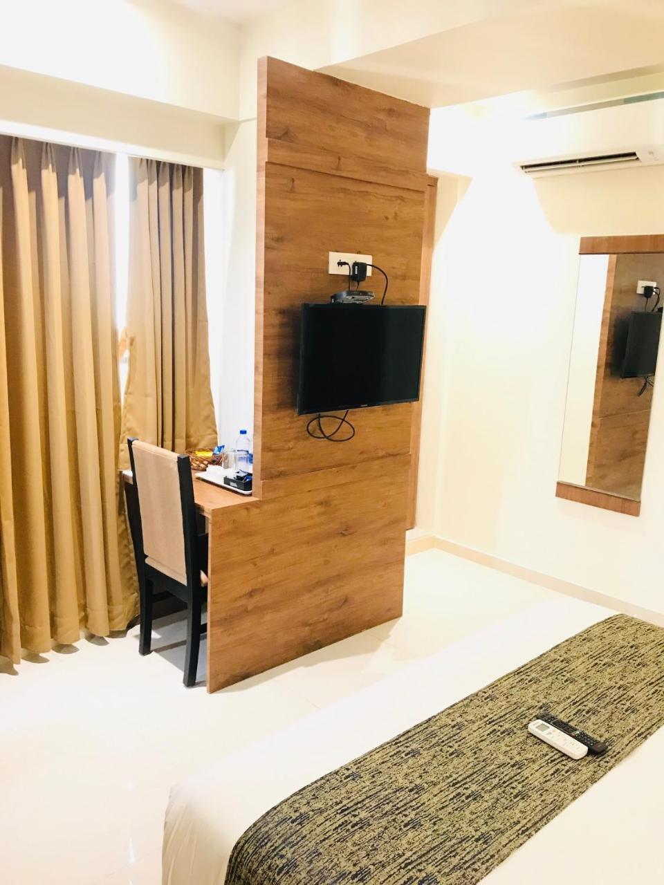 Hotel West Blue Bombay Extérieur photo