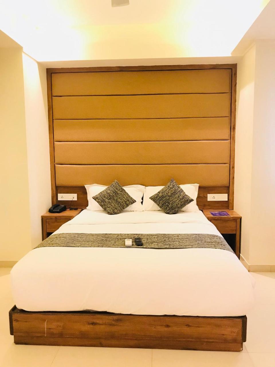 Hotel West Blue Bombay Extérieur photo