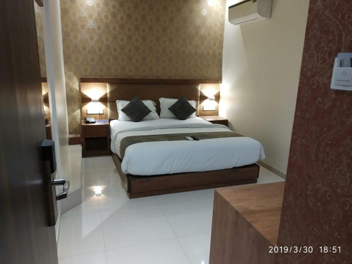 Hotel West Blue Bombay Extérieur photo