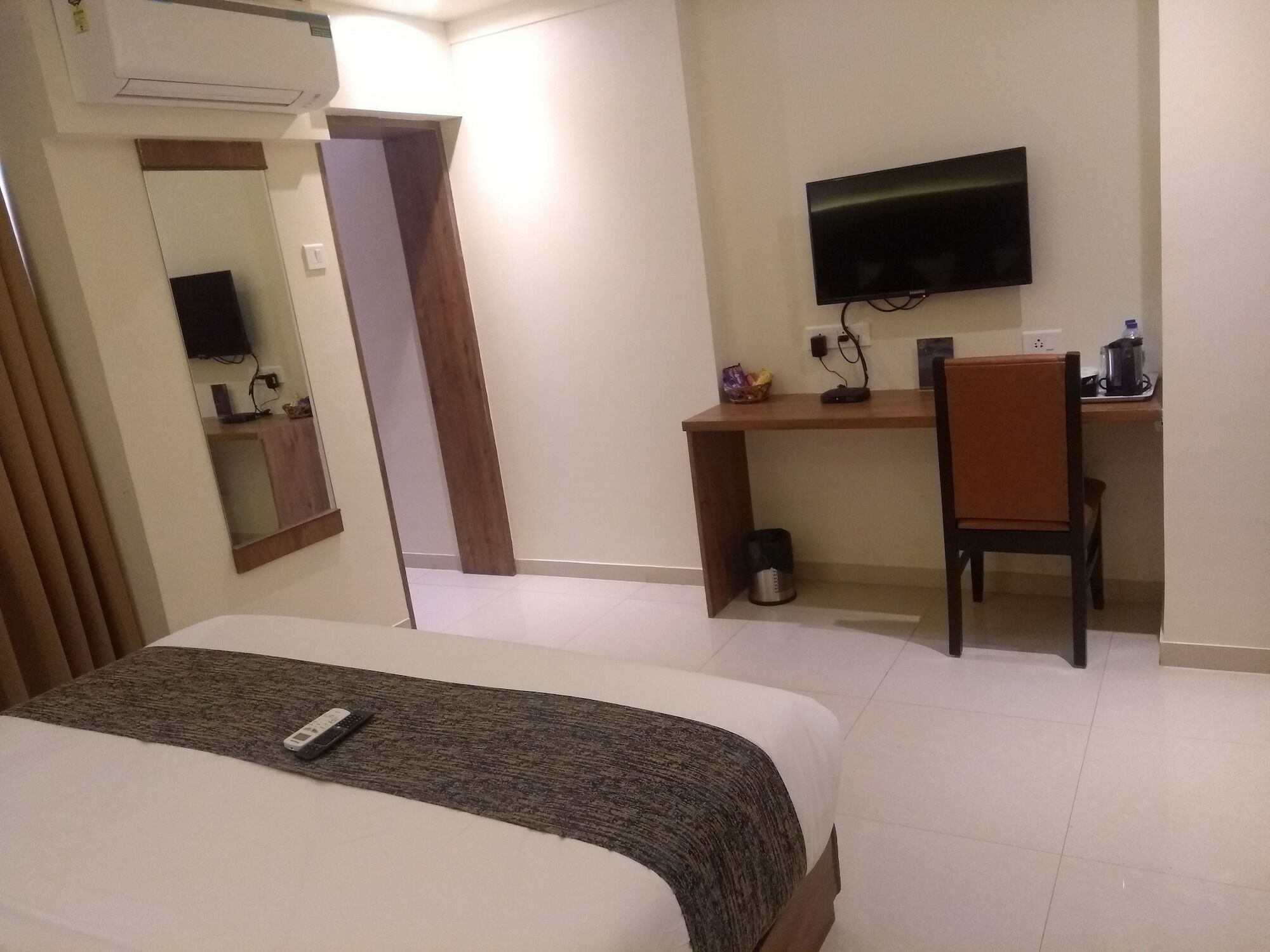 Hotel West Blue Bombay Extérieur photo